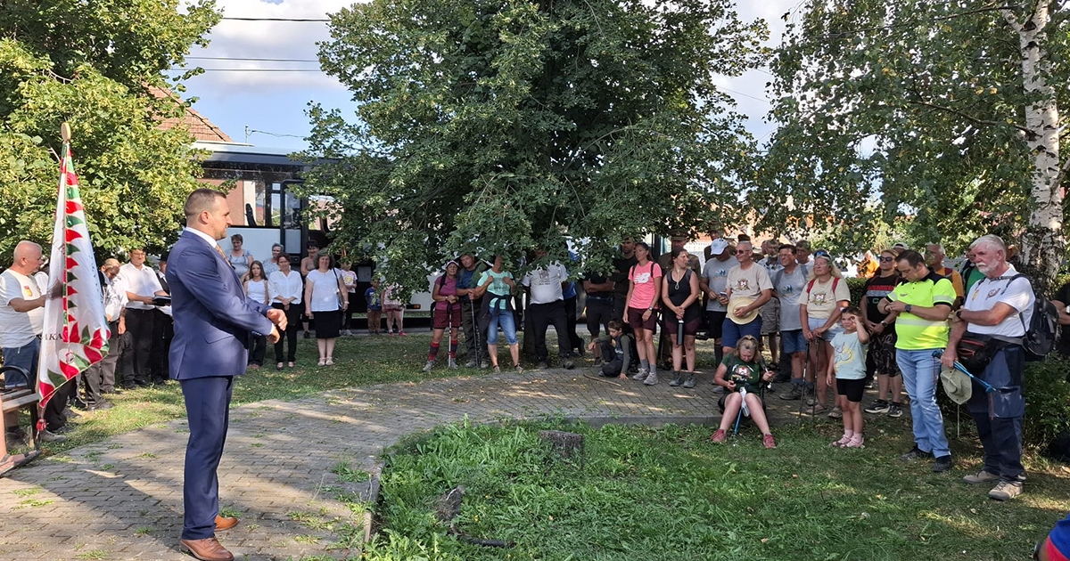 A hősök útján a közösség erejéig